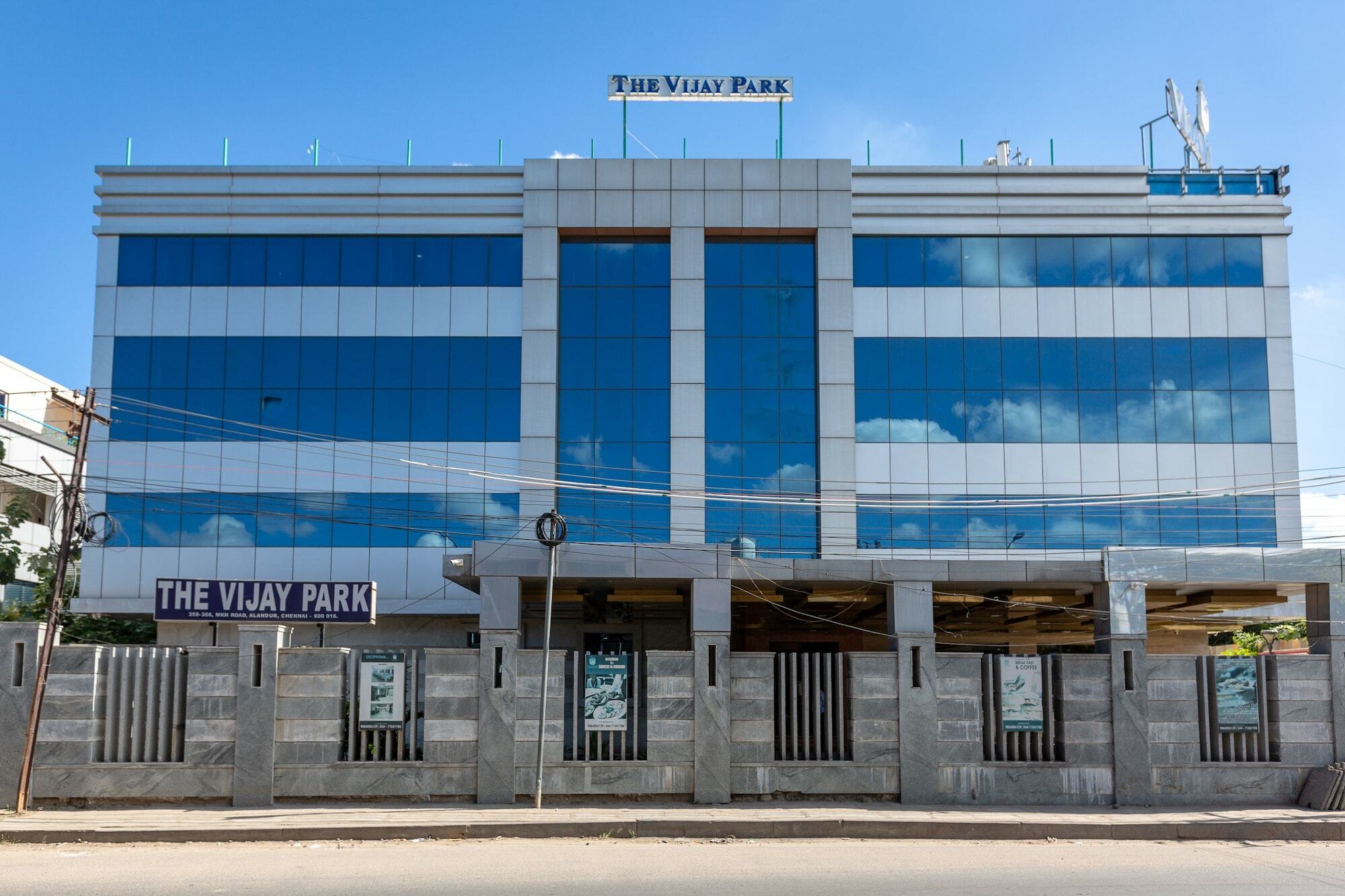 The Vijay Park - Airport Hotel Csennai Kültér fotó